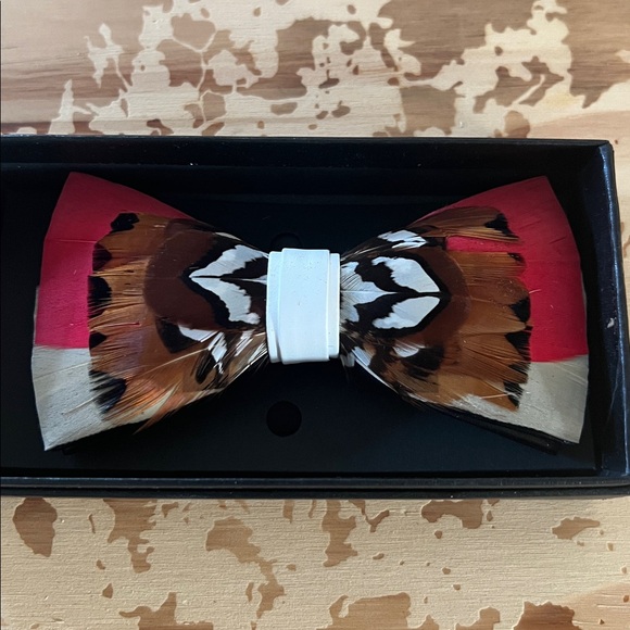 Luxury feather bowtie Collection - Picture 1 of 6